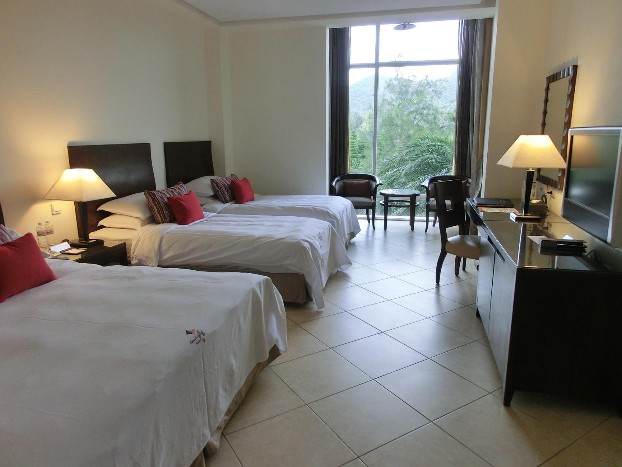 Chateau Beach Resort Kenting Exterior photo A room at the hotel