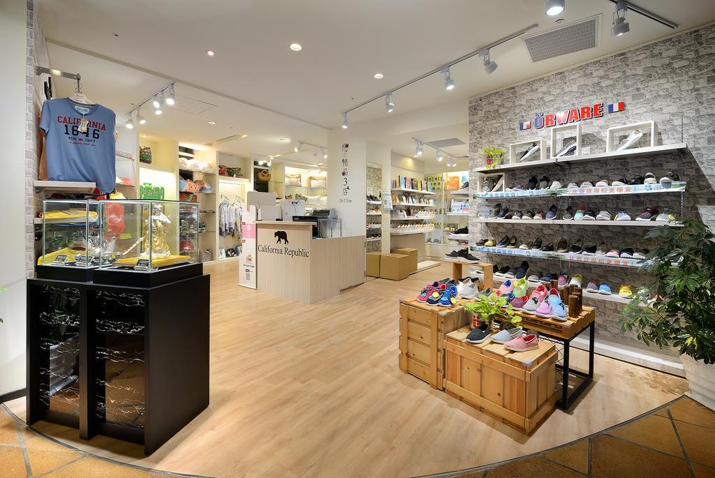 Chateau Beach Resort Kenting Exterior photo Pokémon Center in Japan